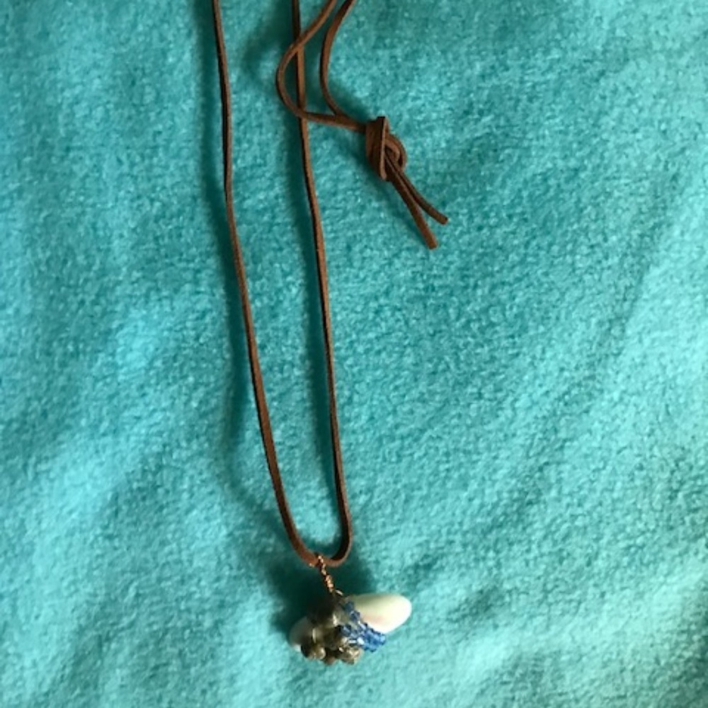 shell neckless - Picture 3 of 4